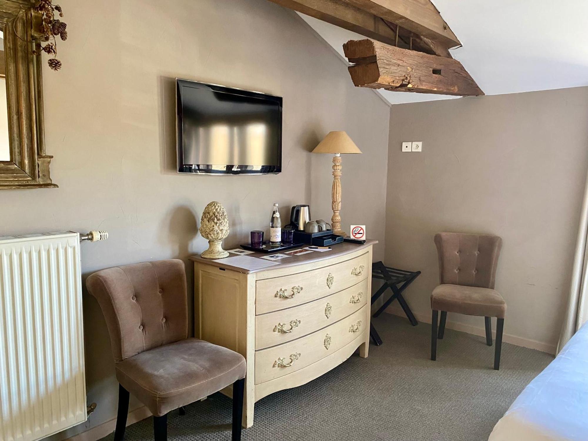 Hotel De La Tour Châtillon-sur-Chalaronne Kültér fotó