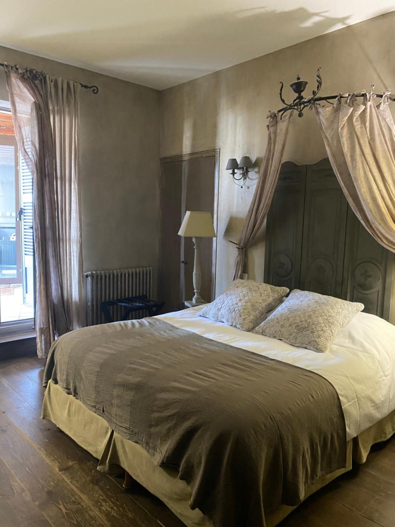 Hotel De La Tour Châtillon-sur-Chalaronne Kültér fotó