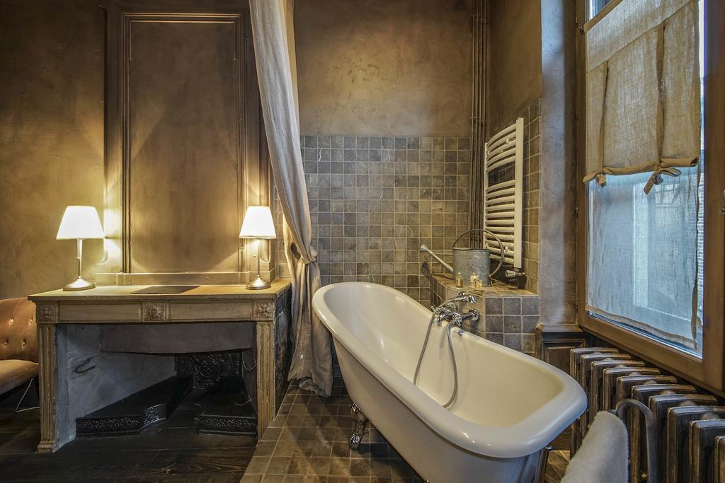 Hotel De La Tour Châtillon-sur-Chalaronne Kültér fotó